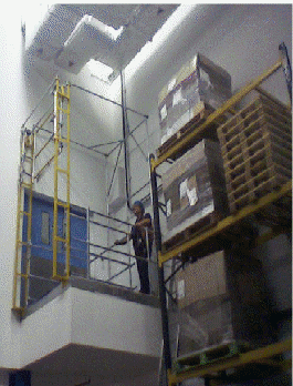 Pallet gate for corner platform Pallet gate for corner platform